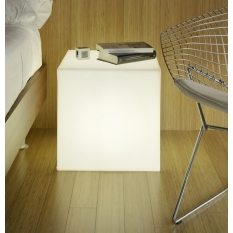 Decorativo, práctico, útil!!!
Original Cubo-mesa de luz luminoso ideal para crear ambientes únicos y elegantes. 

